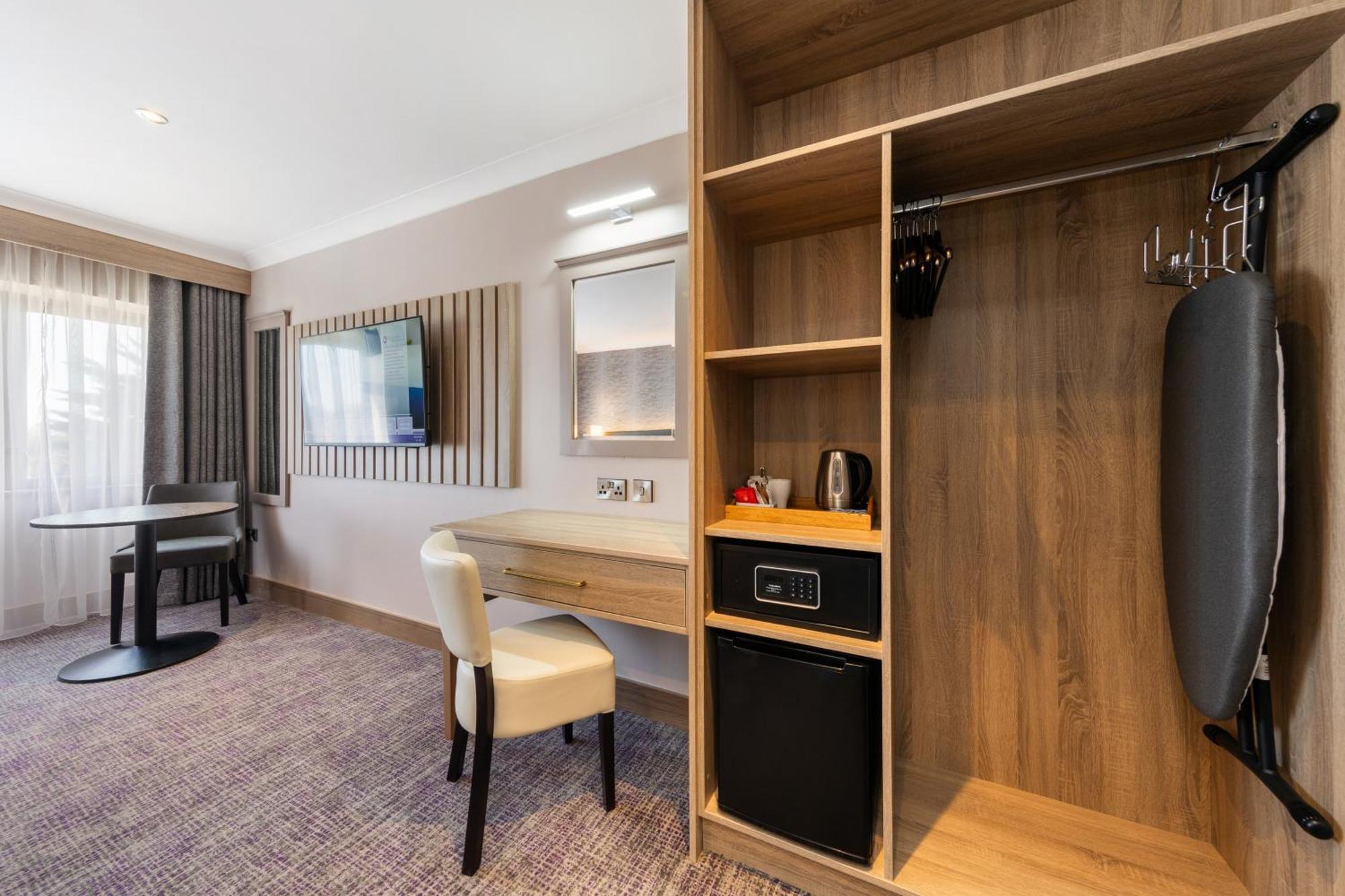 Rochestown Lodge Hotel Дан-Лері Екстер'єр фото